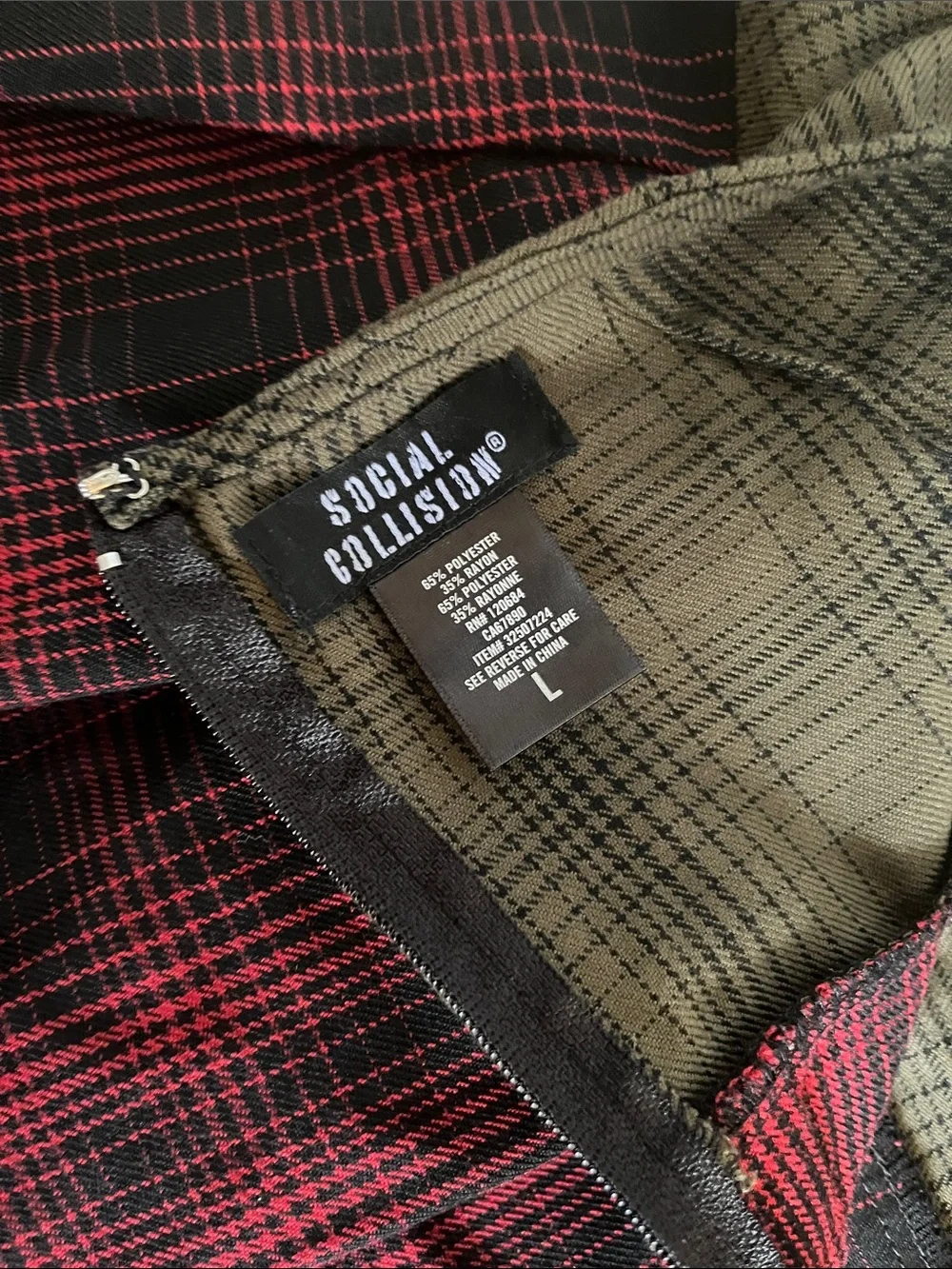 Two-Tone Plaid Pleated Mini Skirt - Red and Black